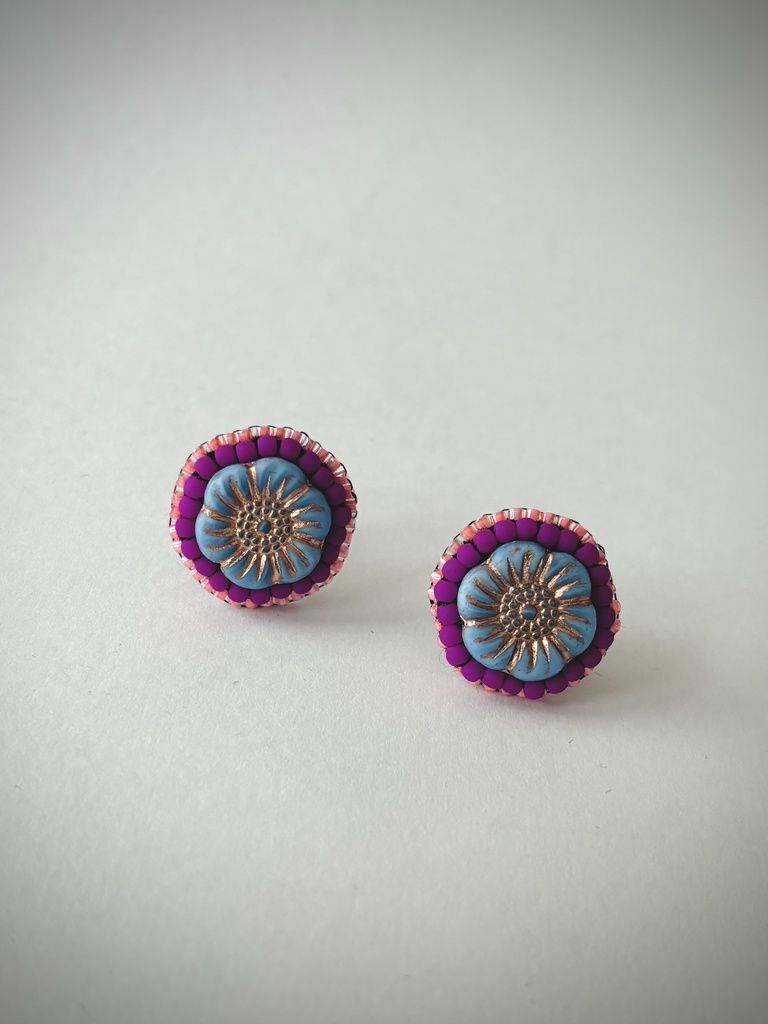 お花のイヤリング（くすみブルー×パープル）