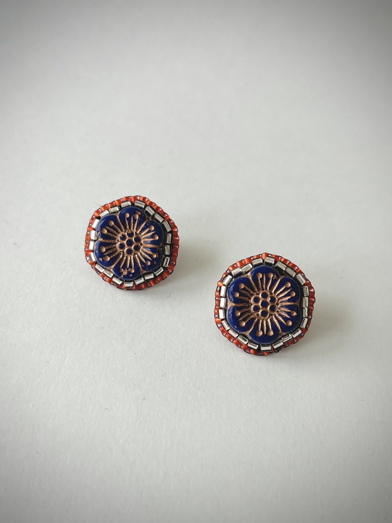 お花のピアス(ネイビー×シルバー)