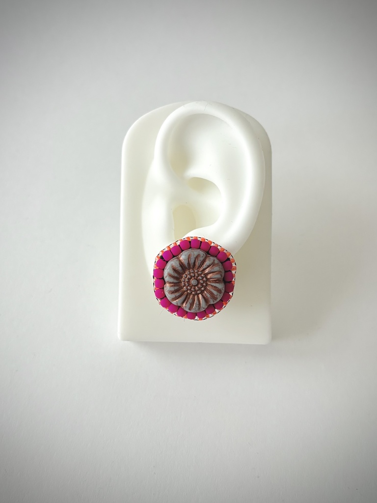 お花のイヤリング(ホワイト×ティールグリーン)