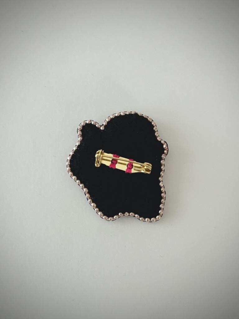 タコのブローチ