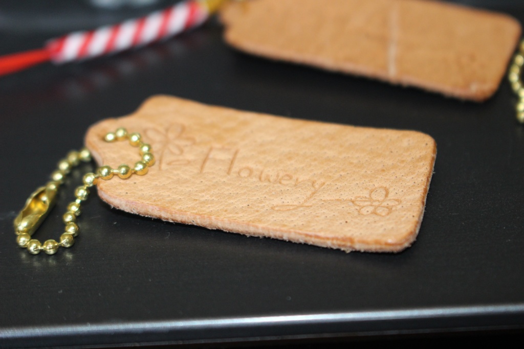 Floweryイメージ本革キーチェーン