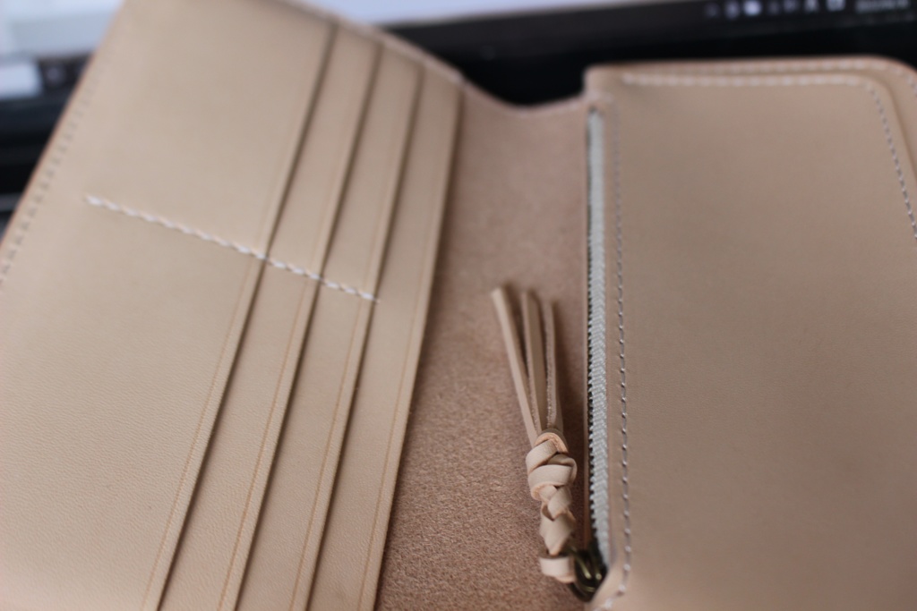 Floweryイメージ本革長財布(牛革、ヌメ)