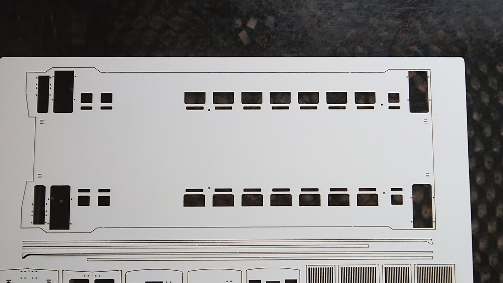 ★【HO】国鉄気動車 キハユニ16-10 車体枠(ペーパーキット)★