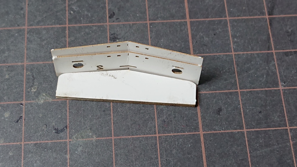 ★【HO】国鉄気動車 キハユニ16-10 車体枠(ペーパーキット)★