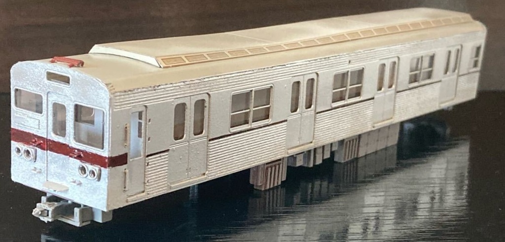 北大阪2000形４両（Mｃ1＋M2＋M1＋Mc2)（要組立・未塗装）床板、床下機器付