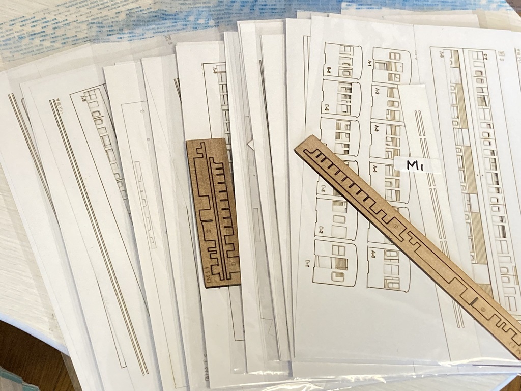 ★営団地下鉄★5000系基本3両ステンレスカー非冷房 戸袋あり ベンチレーター付きペーパーキット インドネシア国鉄