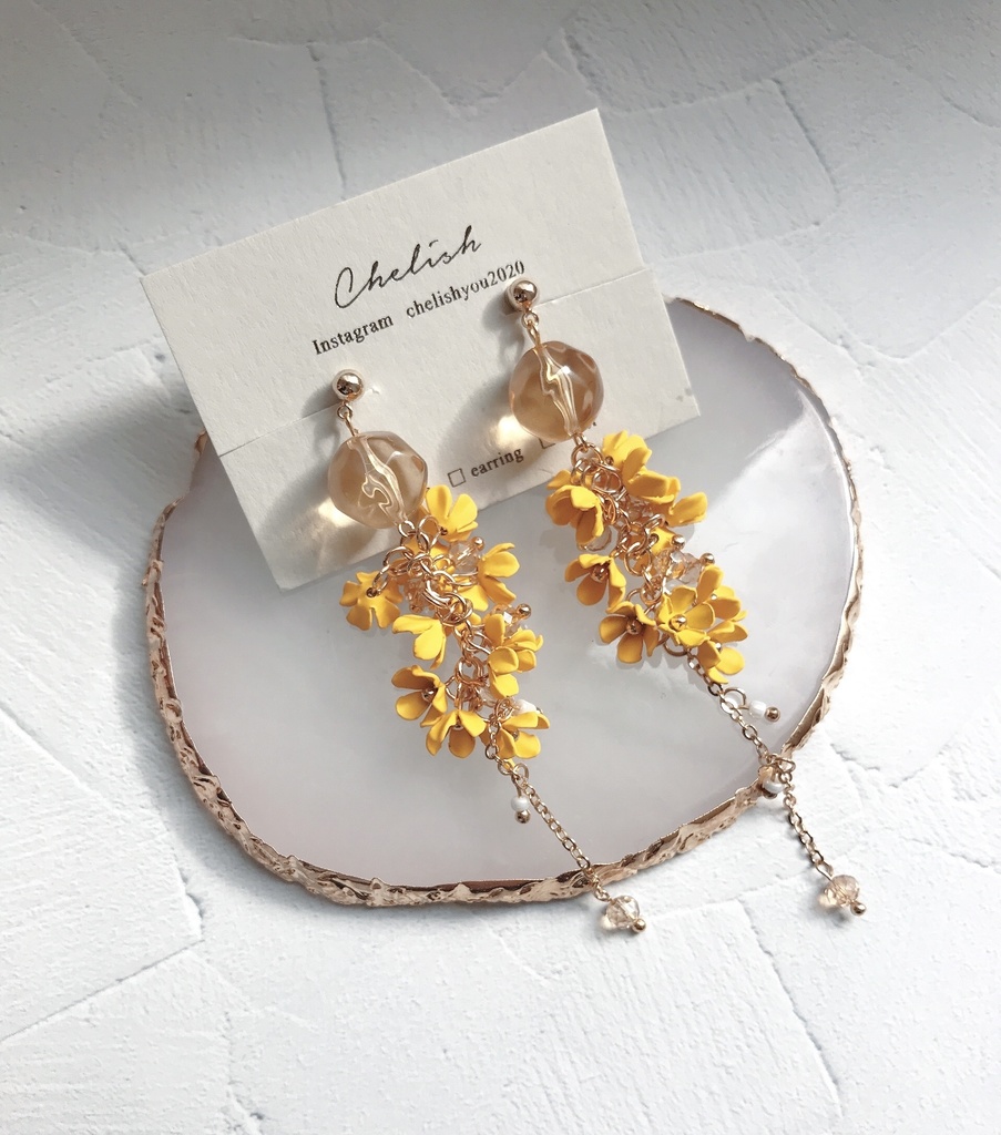 小さなお花のロングアクセサリー