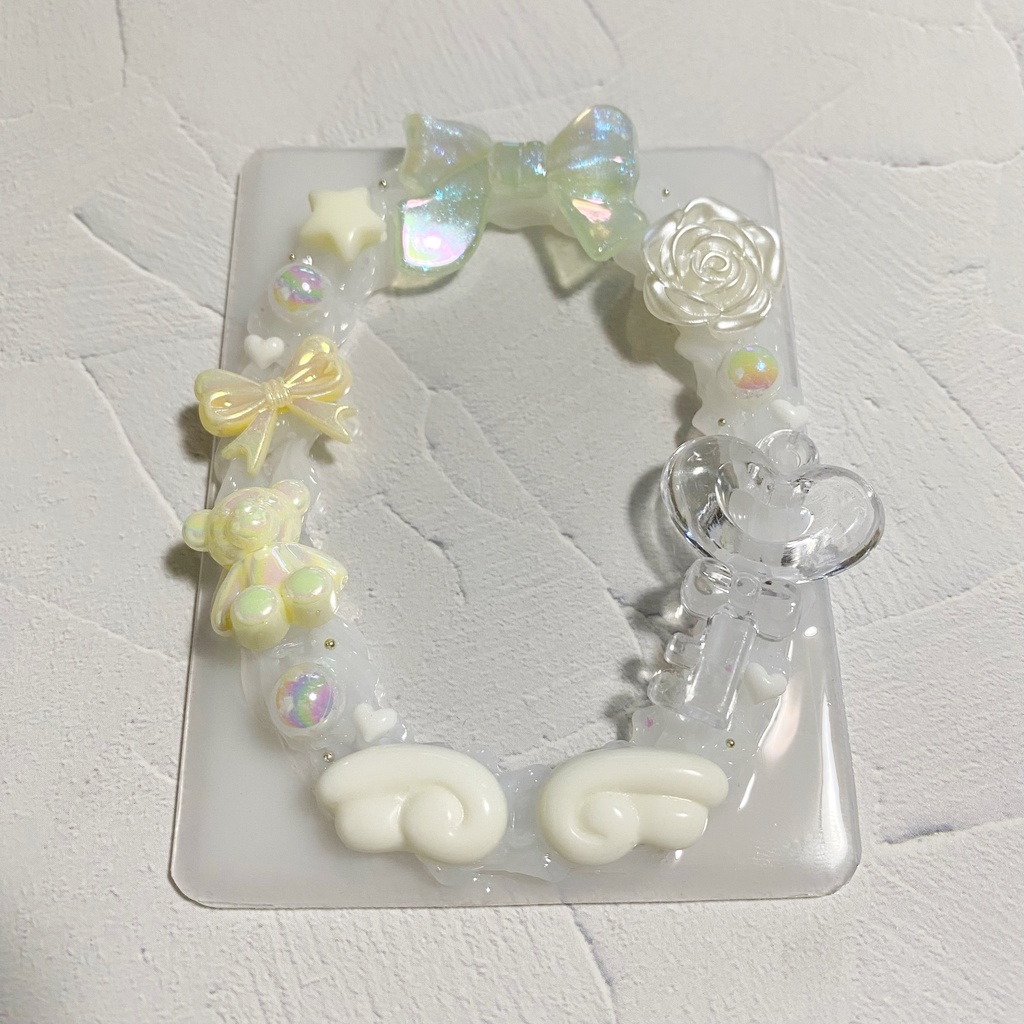 【B8】ホイップデコ トレカケース 硬質ケース 丸型 白 ホワイト