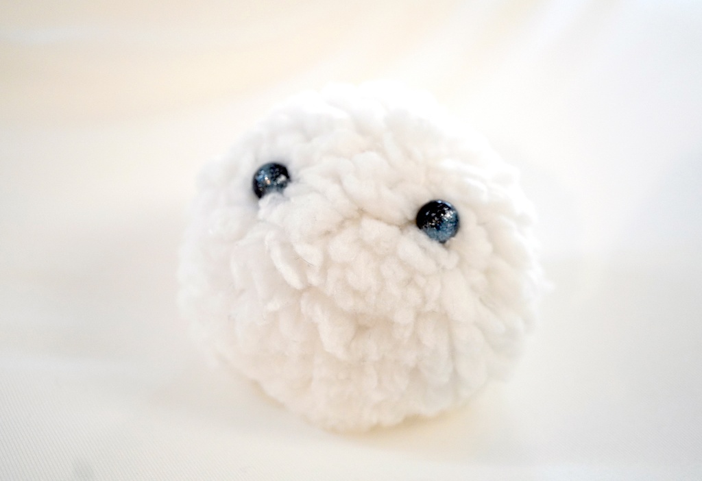 【送料込み】ケサランパサランぬいぐるみ(もこもこ・星空の瞳)