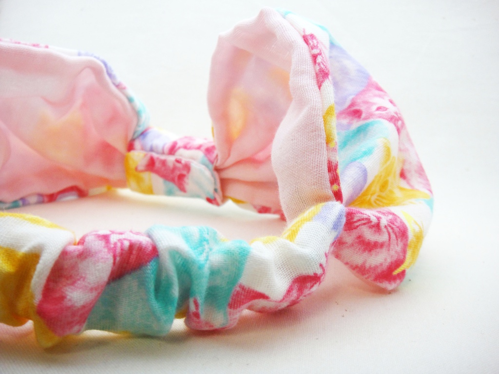 ☆sale☆ネコ柄のガーゼリボンヘアバンド(カラフル)