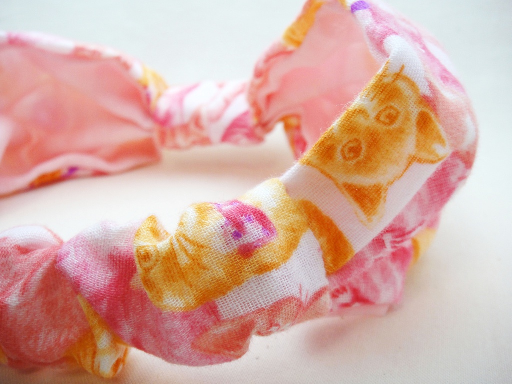 ☆sale☆ネコ柄のガーゼリボンヘアバンド (ピンク)