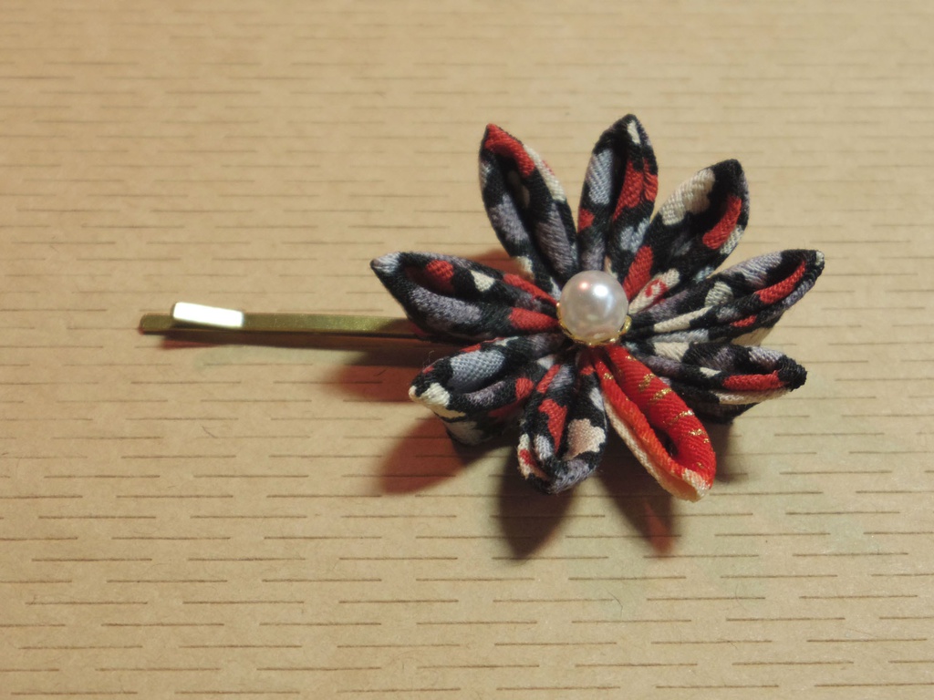 ☆つまみ細工☆和風ヘアピン・赤