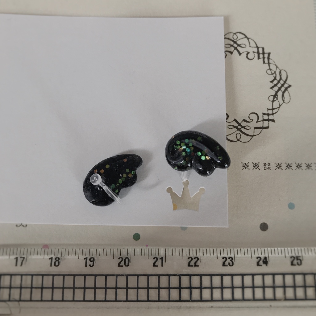 ほくとちゃんの羽のノンホールピアス