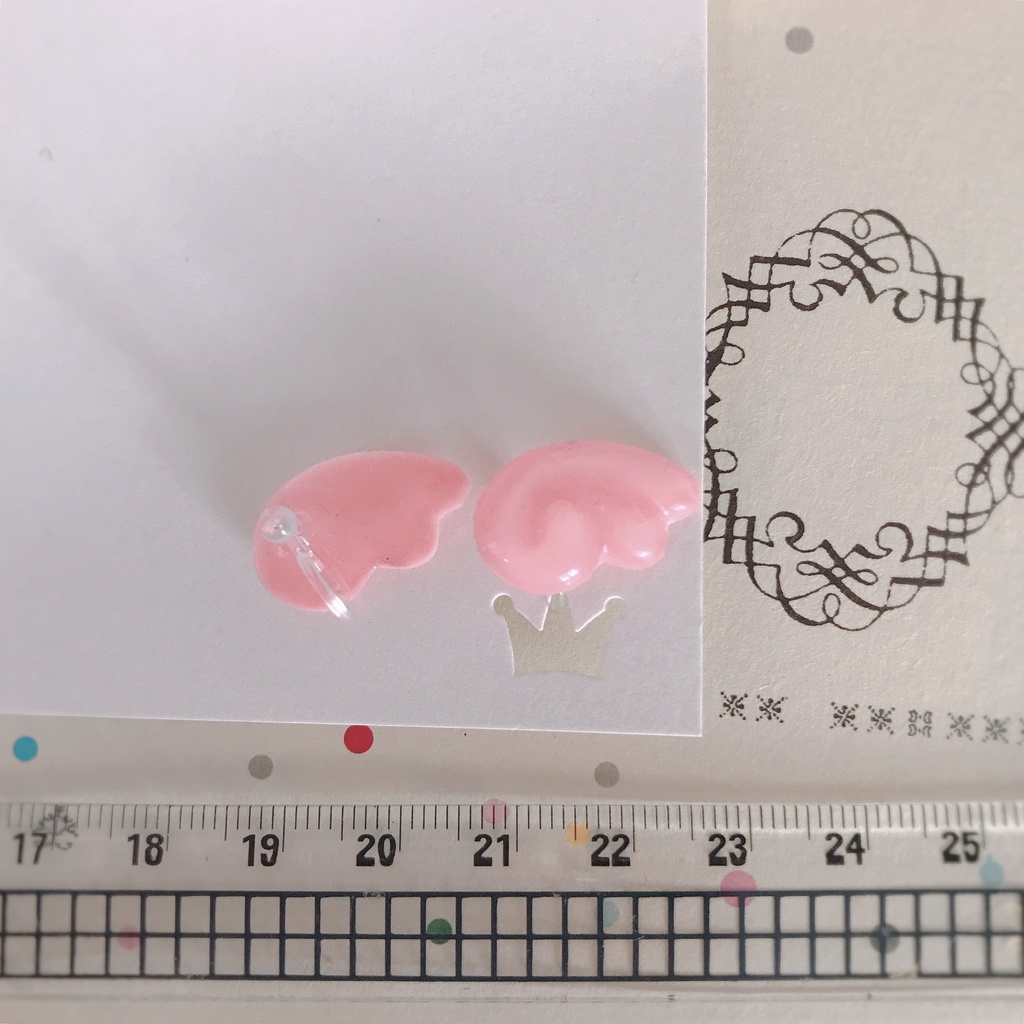 ほくとちゃんの羽のノンホールピアス