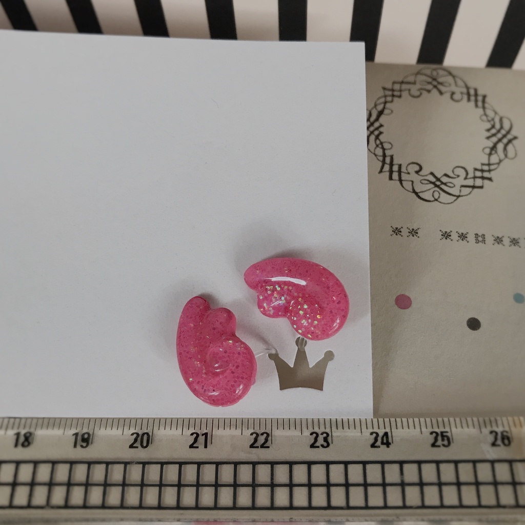 ほくとちゃんの羽のノンホールピアス