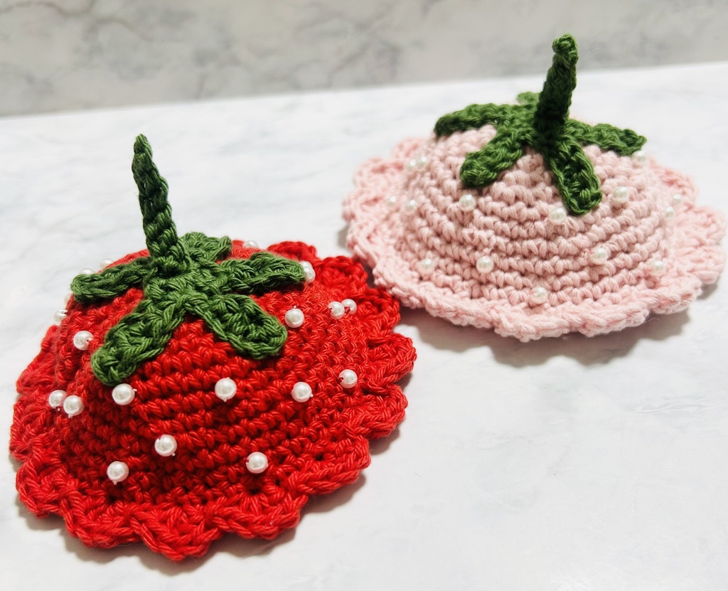 【ぬい用🍓いちご帽子】赤、ピンク