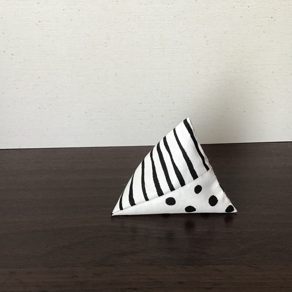 ドール用 座れる 三角ビーズクッション ソファ