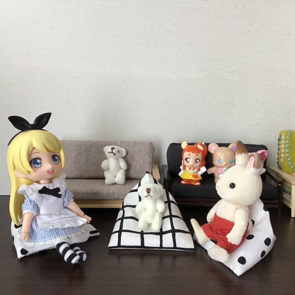 ドール用 座れる 三角ビーズクッション ソファ