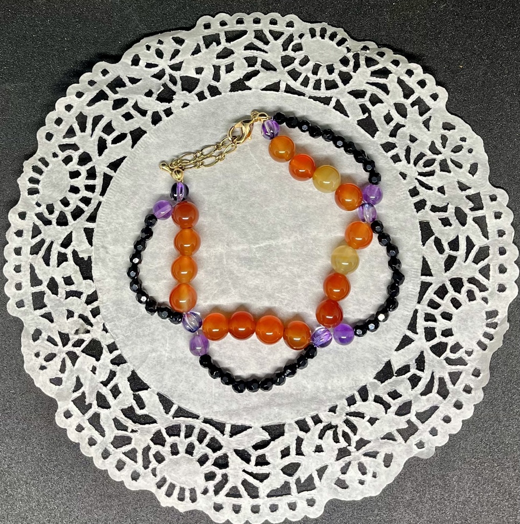 《玉鬘 茶》──天然石の力を宿す、心に寄り添うお守りブレスレット。