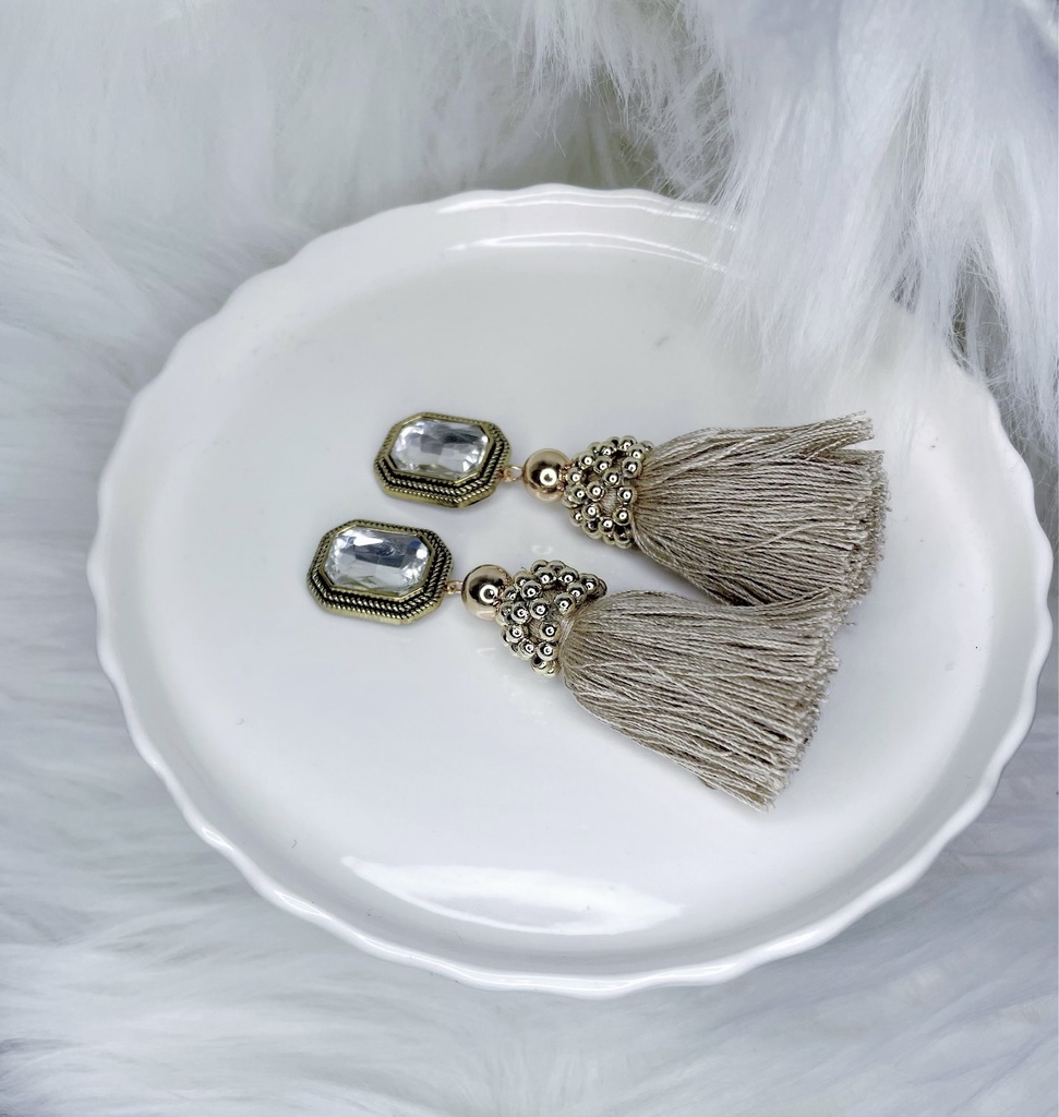 アンティークタッセル アクセサリー