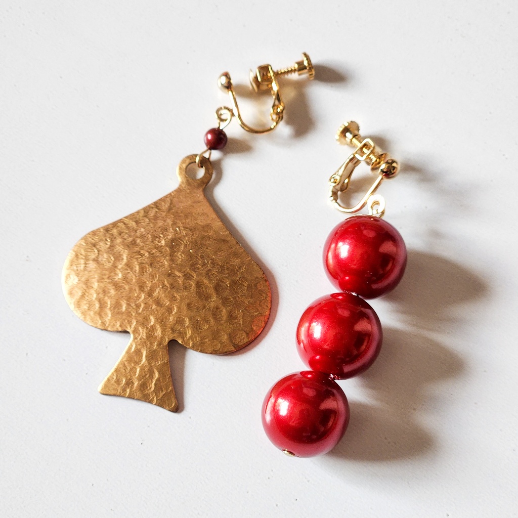 【🔥概念】スペードの耳飾り