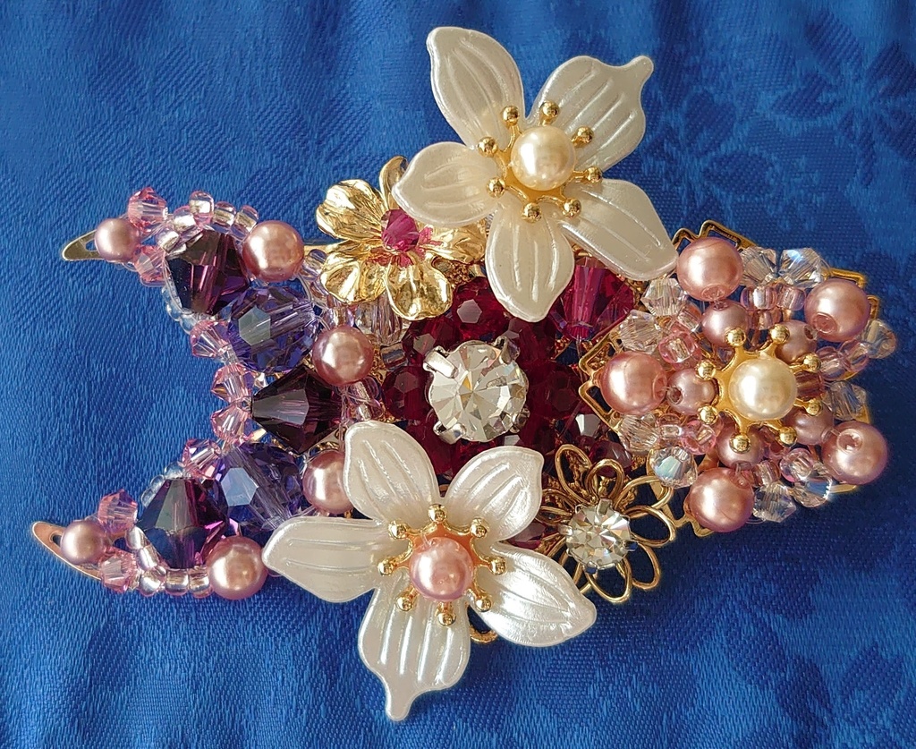 月と桜の楽園（月佐久イメージブローチ）