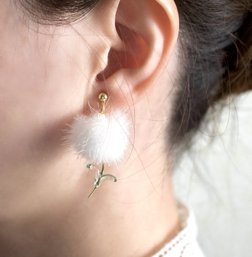 クラウドマロウのイヤリング・ピアス