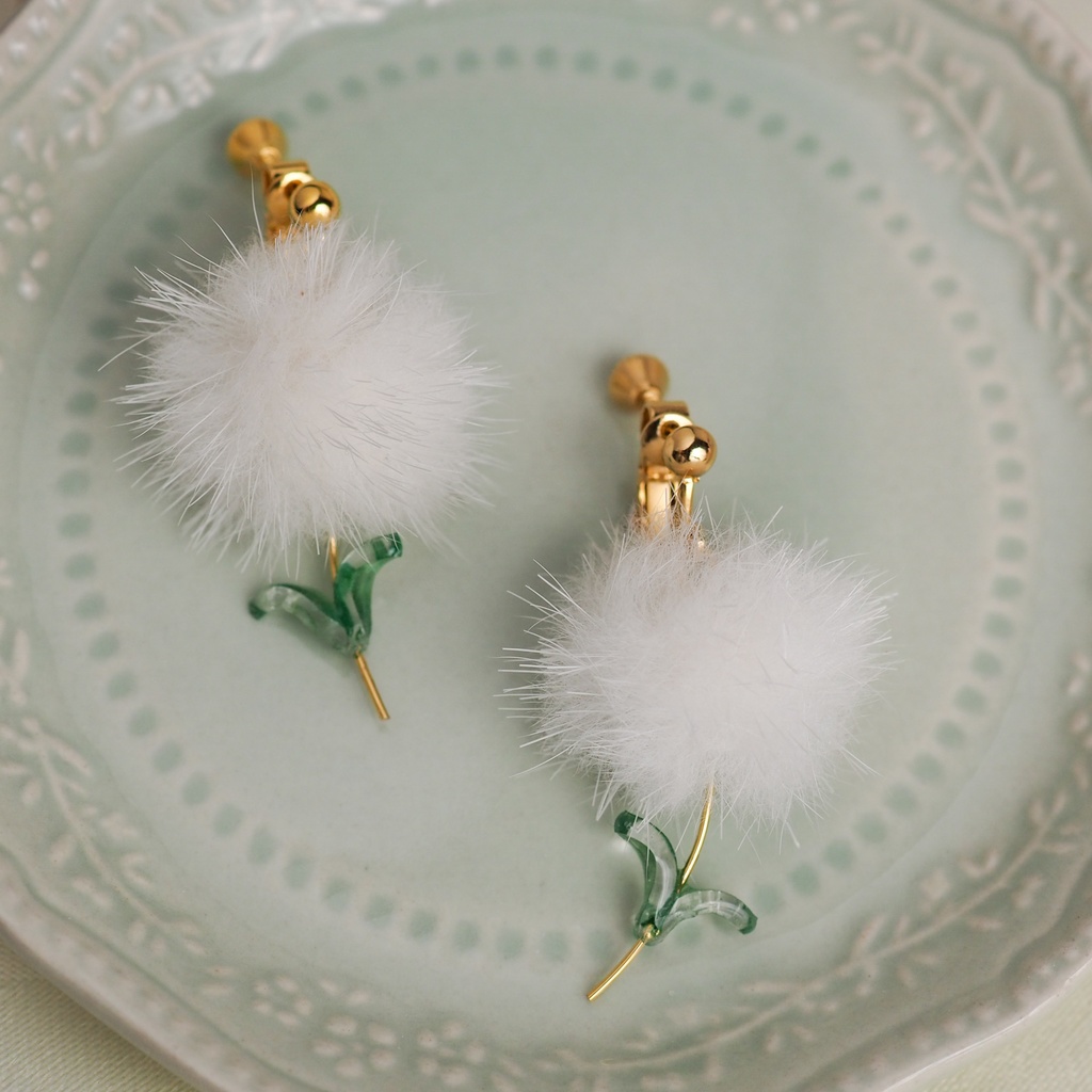 クラウドマロウのイヤリング・ピアス