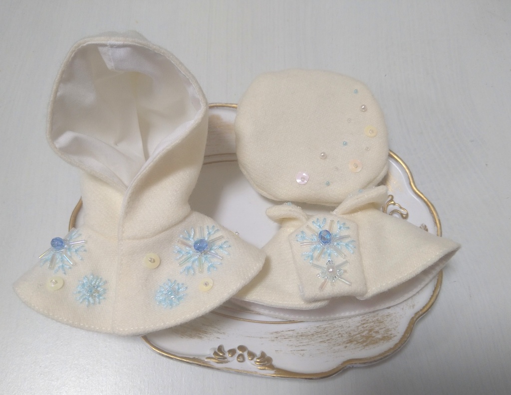 雪の結晶ケープ(12センチぬい用)