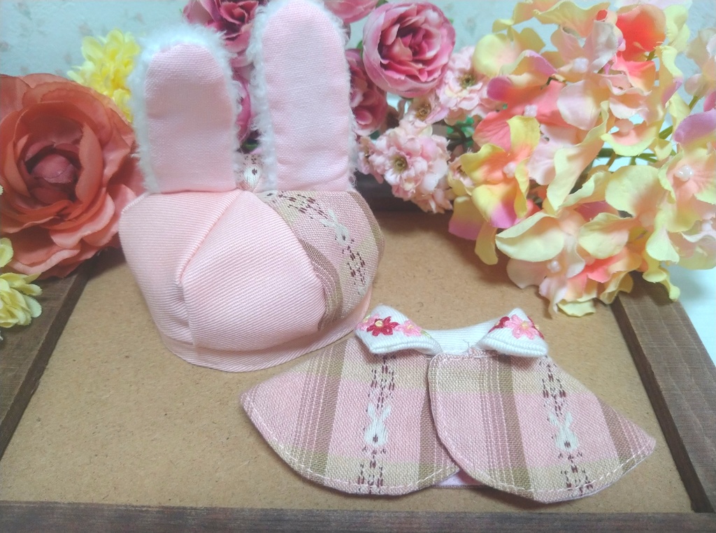 10〜12センチぬい用　うさぎケープ(帽子付き)