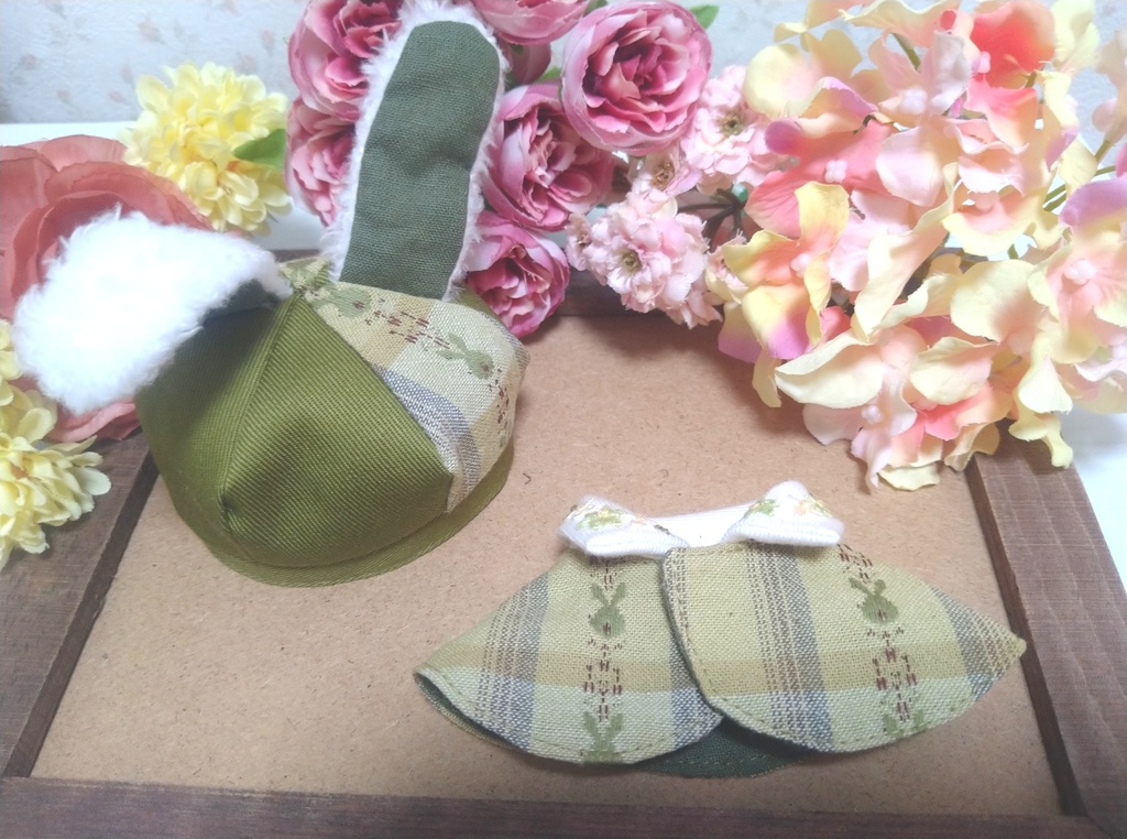 10〜12センチぬい用 うさぎケープ(帽子付き)