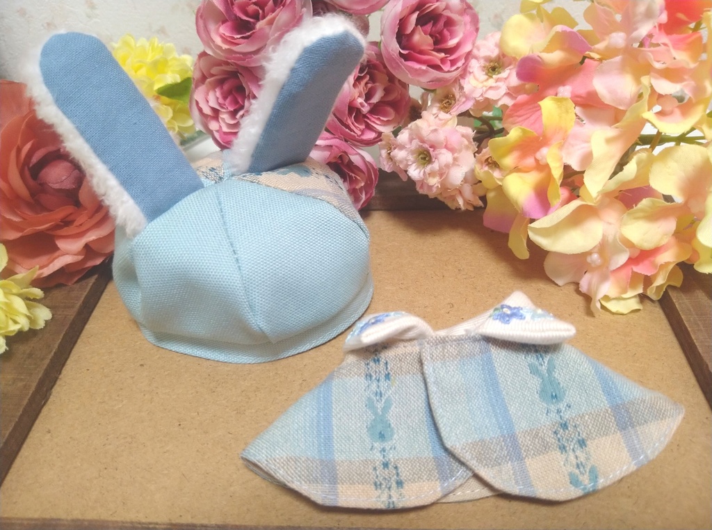 10〜12センチぬい用 うさぎケープ(帽子付き)