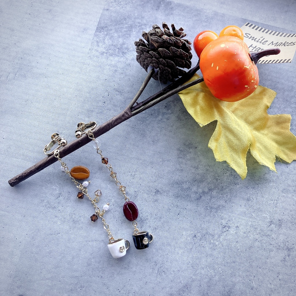 白黒カップのコーヒーイヤリング/ピアス