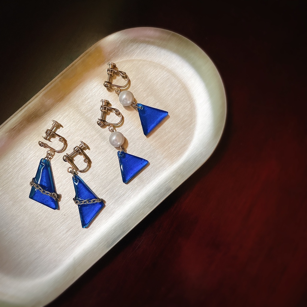 海色のサンカクイヤリング(B品)