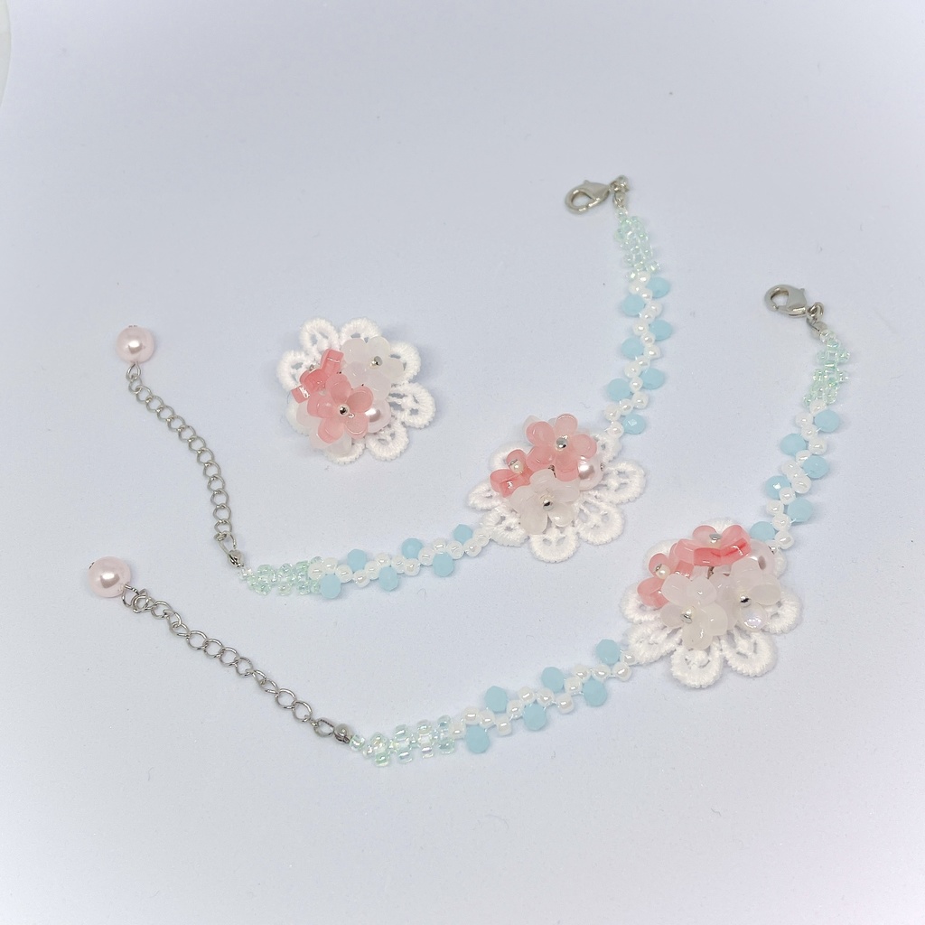 2色のお花のアクセサリー