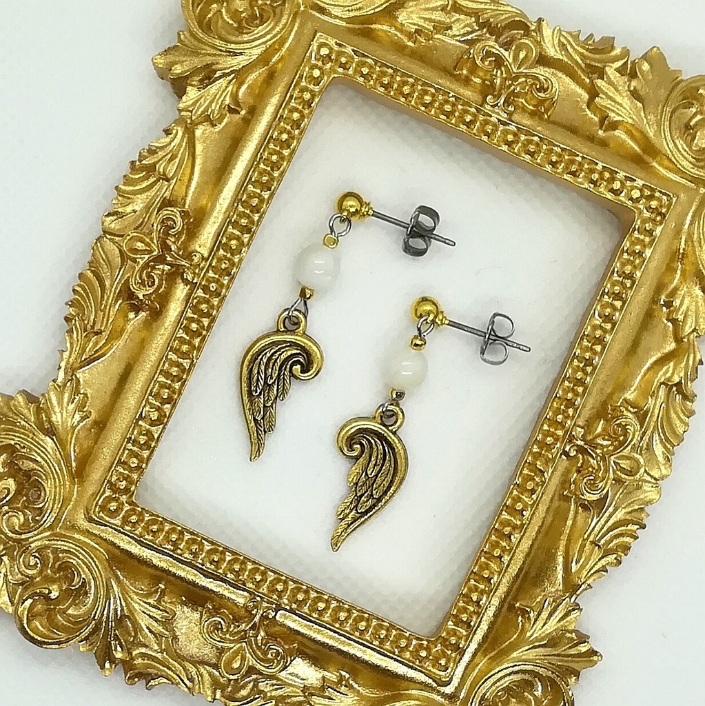 送料込=マザーオブパール&羽☆ピアス