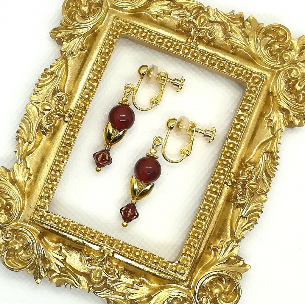 送料込=赤の天然石☆イヤリング(ピアスに変更可)