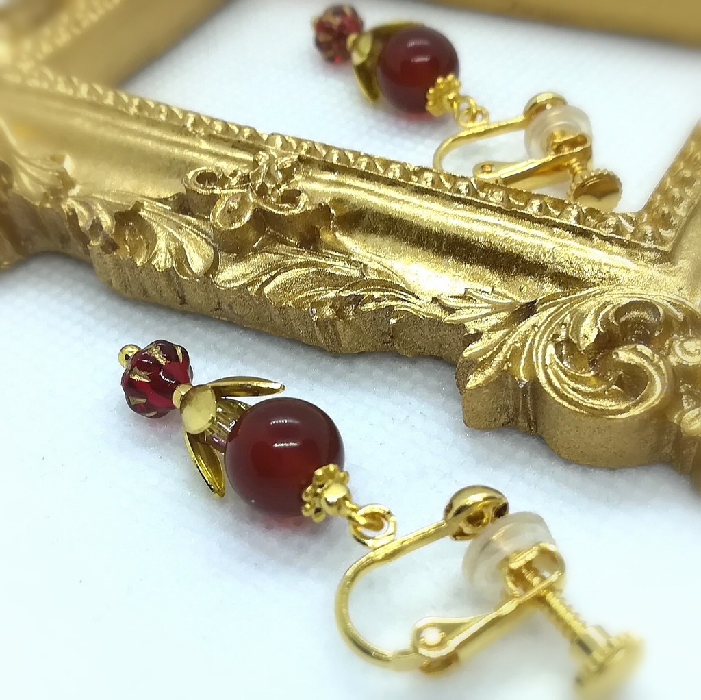 送料込=赤の天然石☆イヤリング(ピアスに変更可)