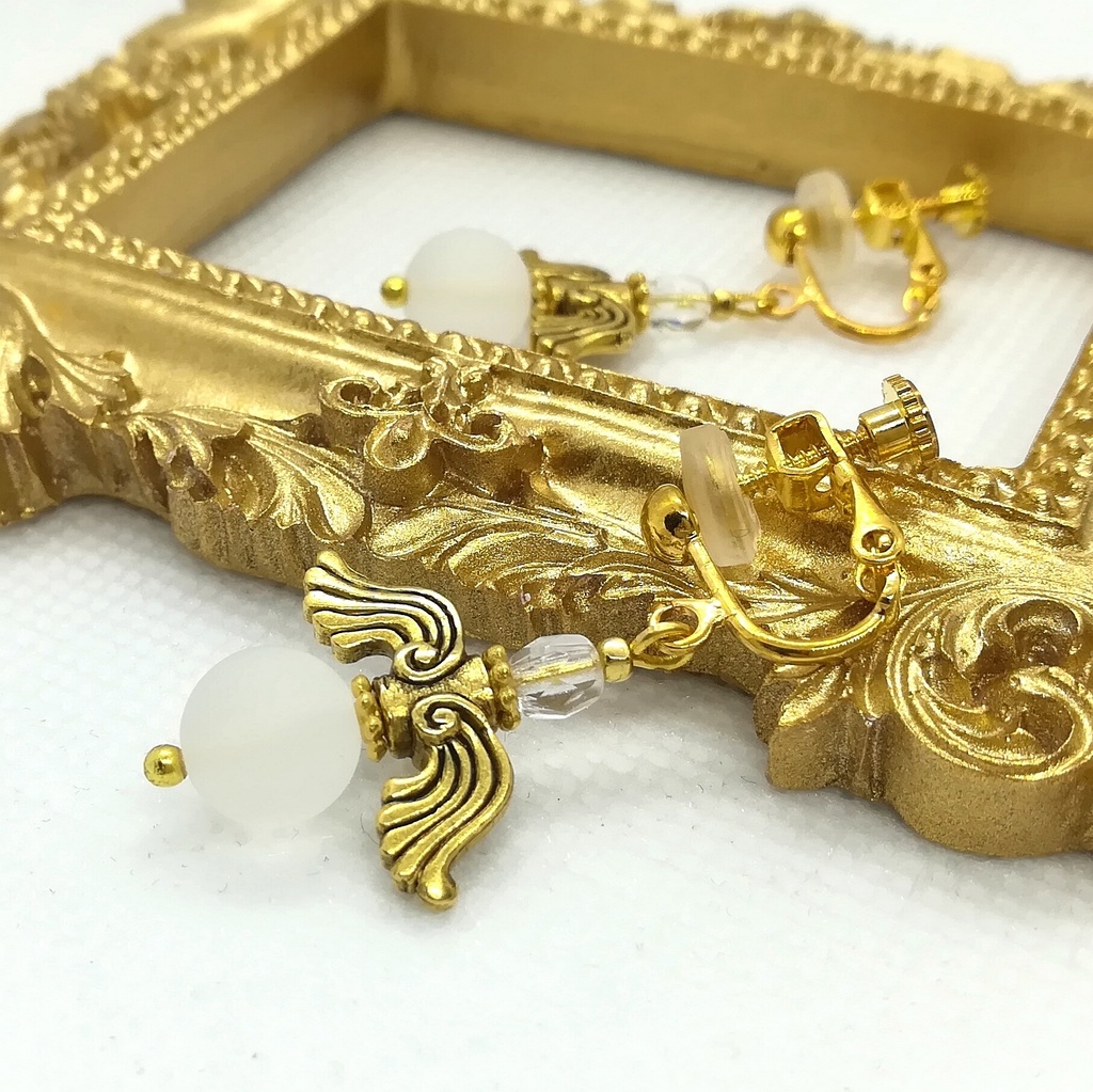 送料込=クォーツ☆フロスト水晶☆イヤリング(ピアスに変更可)