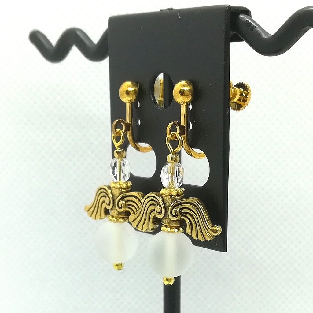 送料込=クォーツ☆フロスト水晶☆イヤリング(ピアスに変更可)