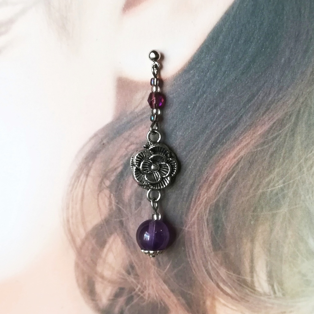 送料込=アメジスト☆チタンポスト☆アシンメトリーピアス