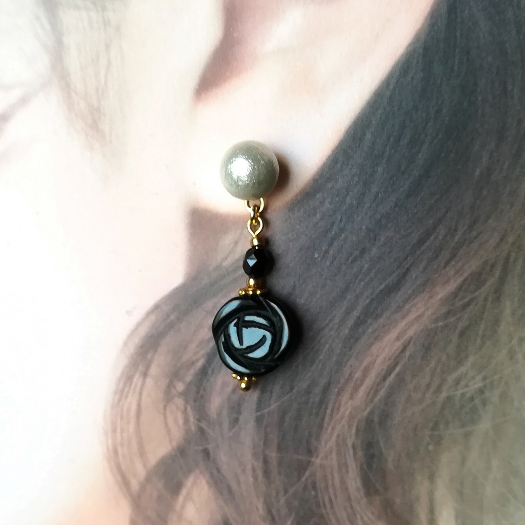 送料込=オニキス薔薇&コットンパール☆ピアス