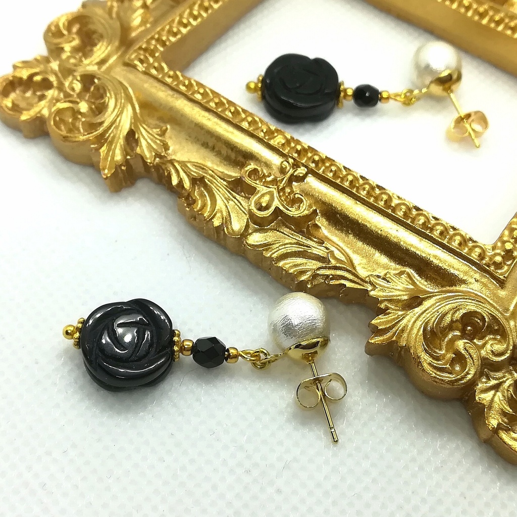 送料込=オニキス薔薇&コットンパール☆ピアス