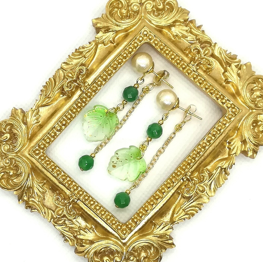 送料込=緑の天然石&コットンパール☆ピアス