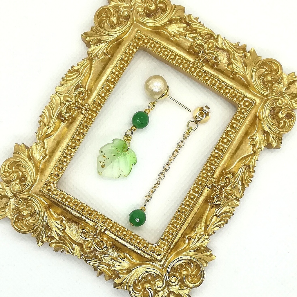 送料込=緑の天然石&コットンパール☆ピアス