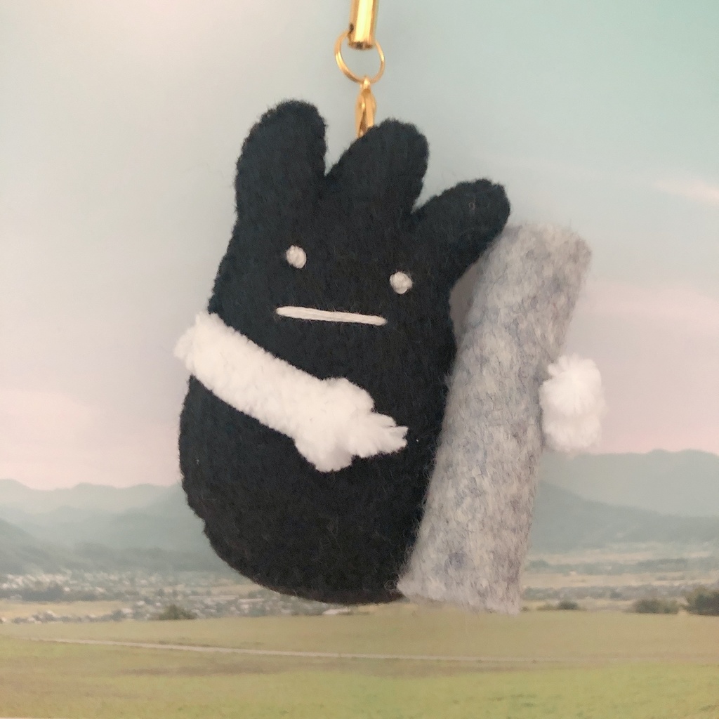 みみみっつうさぎ(パンチ)&大きめの草バッジ