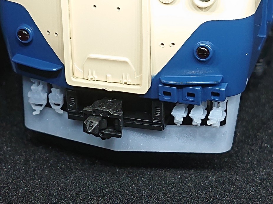 115/113系用 スカート・ジャンパ栓パーツ 1/80(HO)