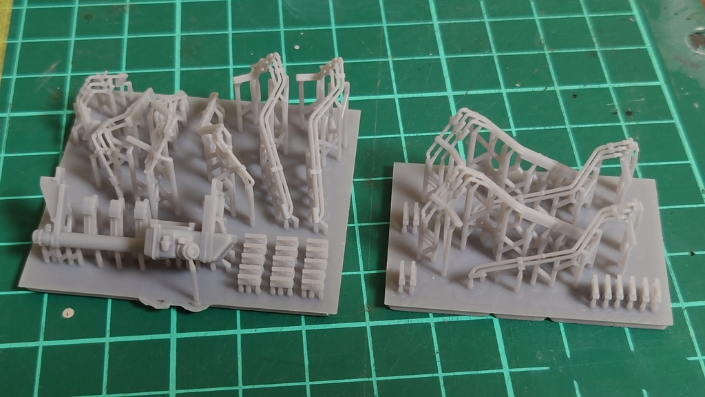 1/80 115系1000番台用車端配管パーツ