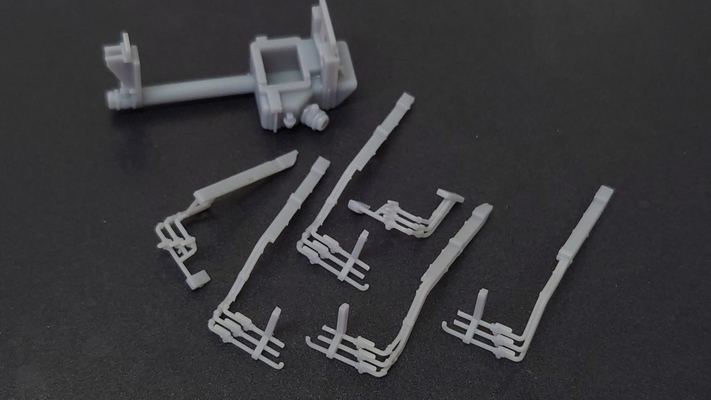 1/80 115系1000番台用車端配管パーツ