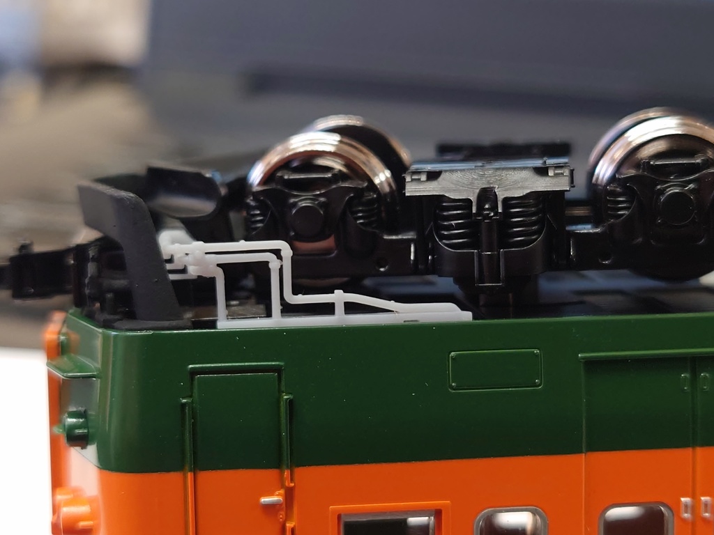 1/80 115系1000番台用車端配管パーツ